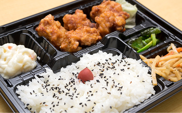 ご飯・惣菜盛付