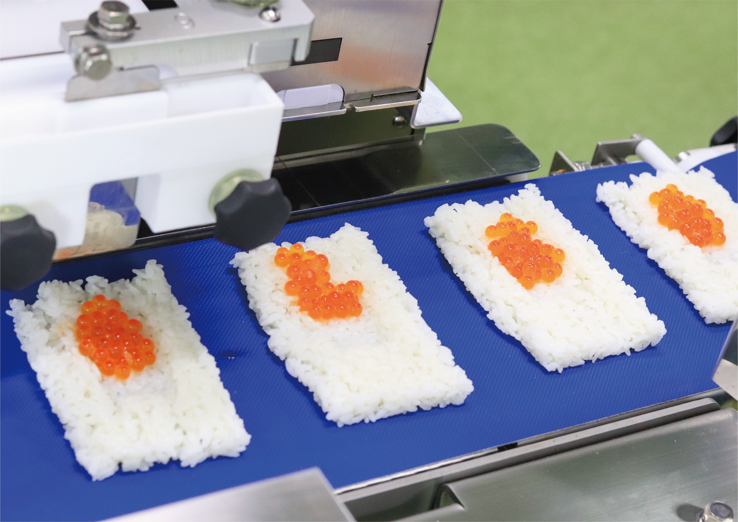 いくらのトッピング作業